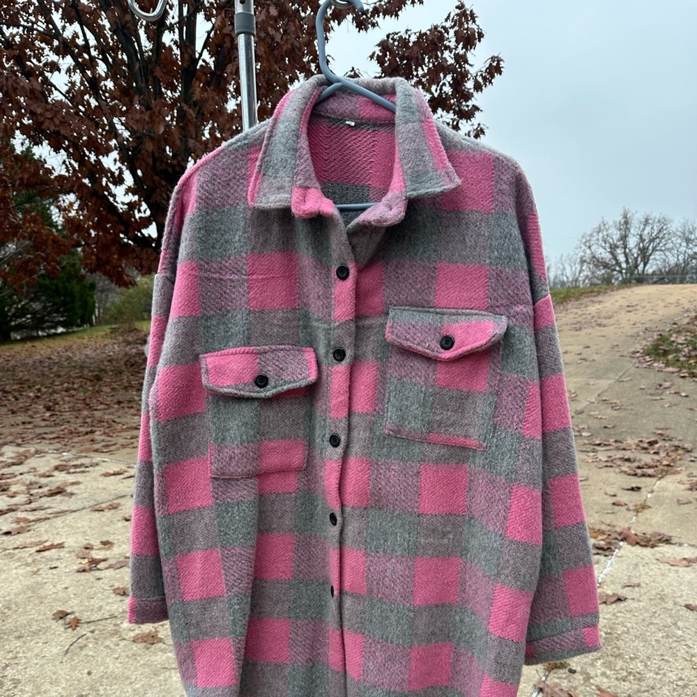 Pink and Gray Plaid Jacket or Shacket. 25” PTP. Loose fit.